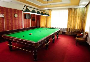 Guide Hotel tesisinde bir bilardo masası