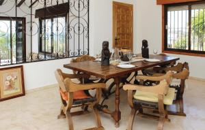 Imagem da galeria de Nice Home In Las Farolas With 4 Bedrooms, Wifi And Outdoor Swimming Pool em Mijas Costa
