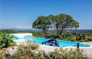 Swimmingpoolen hos eller tæt på 5 Bedroom Gorgeous Home In Poulx