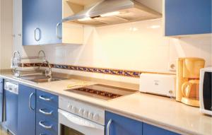 Fotografia z galérie ubytovania Lovely Apartment In Marbella With Wifi v Marbelli