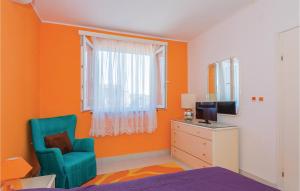 Posteľ alebo postele v izbe v ubytovaní One-Bedroom Apartment In Rogoznica + 7 fotografií