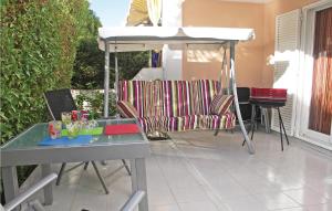 Balkón nebo terasa v ubytování Cozy Apartment In Guardamar Del Segura