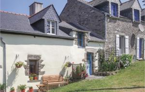 Foto da galeria de Lovely Home In Beganne With Wifi em Béganne