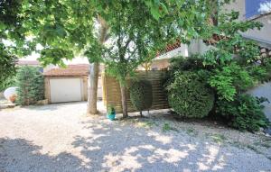 Fotografie z fotogalerie ubytování Cozy Apartment In Six Fours Les Plages v destinaci Six-Fours-les-Plages + 7 fotografií