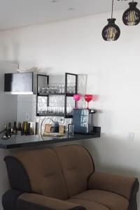 CASA CONFORTÁVEL COM 4 QUARTOS EM ALTER DO CHÃO的厨房或小厨房