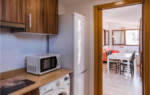 Kuchyň nebo kuchyňský kout v ubytování Nice Apartment In Tossa De Mar, Girona