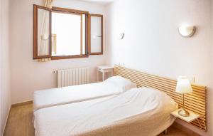 Postel nebo postele na pokoji v ubytování Nice Apartment In Tossa De Mar, Girona