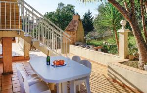 Μπαλκόνι ή βεράντα στο Pet Friendly Apartment In Bastelicaccia