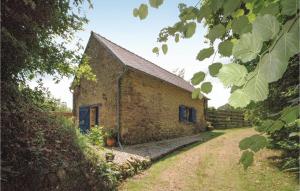 an external view of a brick building at Awesome Home In Le Faout With 1 Bedrooms in Le Faouët