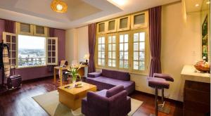 Posezení v ubytování TTC Hotel - Ngoc Lan