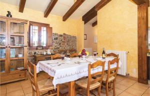 Restaurace v ubytování Awesome Home In Villaviciosa De Córdoba