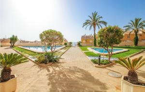 Bazén v ubytovaní Avenida Costa Blanca alebo v jeho blízkosti