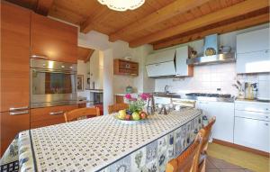A kitchen or kitchenette at 2 Bedroom Lovely Home In Lamon