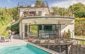 สระว่ายน้ำที่อยู่ใกล้ ๆ หรือใน Amazing Home In Sant Pol De Mar With 5 Bedrooms, Outdoor Swimming Pool And Swimming Pool