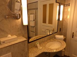Koupelna v ubytování Hotel Vorbach + 15 fotografií