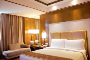 Postel nebo postele na pokoji v ubytování Crowne Plaza New Delhi Okhla by IHG