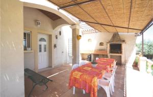 Gallery image of Nice Home In Montignargues With 4 Bedrooms, Wifi And Private Swimming Pool in Montignargues