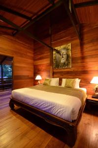 Voodi või voodid majutusasutuse Ananta Thai Pool Villas Resort Phuket toas