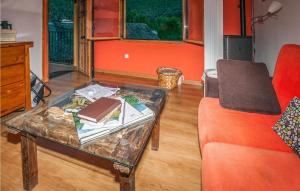 Кът за сядане в Stunning Home In La Omauela With Wifi