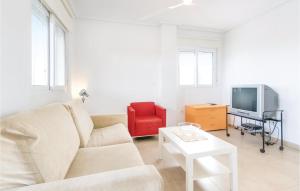 Telewizja i/lub zestaw kina domowego w obiekcie Beautiful Apartment In Roldán With Wifi