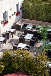 Ein Restaurant oder anderes Speiselokal in der Unterkunft Stadthotel Freiburg Kolping Hotels & Resorts 