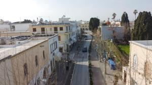 The surrounding neighborhood or a neighborhood close to Az apartmant