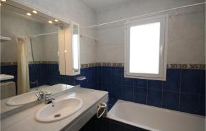 A bathroom at Jarales Alpha