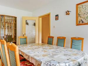 Fotografie z fotogalerie ubytování Holiday Home in Jägersgrün with Sauna v destinaci Bad Reiboldsgrün