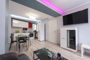 Kuchyň nebo kuchyňský kout v ubytování Harmony Residence