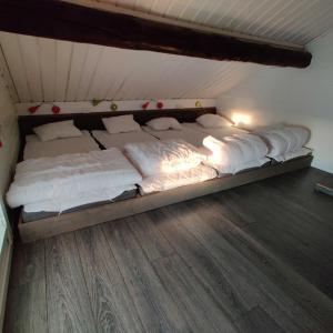 Hotell Tjamstan Malå客房内的一张或多张床位