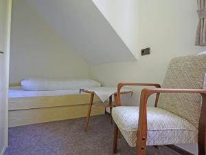 Ein Sitzbereich in der Unterkunft Apartment in Oberkirchen near Winterberg Skiing
