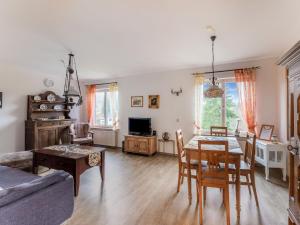 Posezení v ubytování Apartment in Reifferscheid with Forest Trails