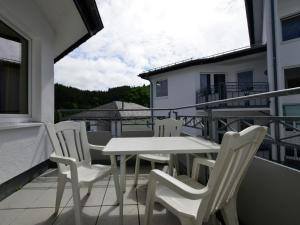 Holiday home in the centre of Willingen balcony and lovely view of the townにあるバルコニーまたはテラス