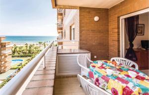 Balkón alebo terasa v ubytovaní Beautiful Apartment In Oropesa Del Mar