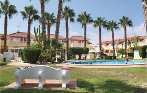Basen w obiekcie Stunning Home In Orihuela Costa lub w pobliżu