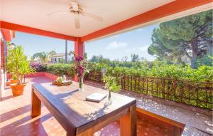 Balcon ou terrasse dans l'établissement Awesome Home In Morón De La Frontera
