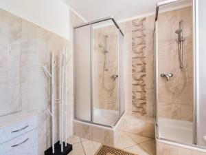 Ένα μπάνιο στο Ferienhaus in der Nähe des Skigebietes +32 φωτογραφίες
