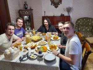 Toit külalistemaja aladel või selle läheduses
