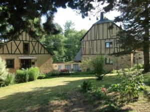Un jardín fuera de gemütliche Ferienwohnung in Kaifenheim