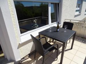 Wehr的住宿－Holiday apartment near the Moselle with terrace，相簿中的一張相片