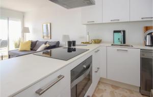 Kuchyň nebo kuchyňský kout v ubytování Sunny Apartment In Marbella
