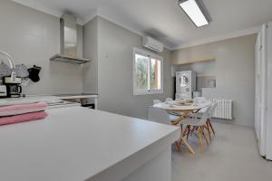 Zdjęcie z galerii obiektu Villa Maravillas 2 by Slow Villas w El Arenal