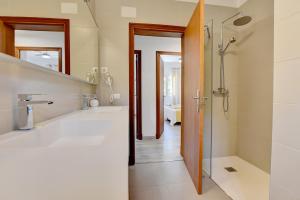 Zdjęcie z galerii obiektu Villa Maravillas 2 by Slow Villas w El Arenal