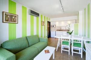 Apartments Salles Beach Estartit - CON01411-DYB, LEstartit ...