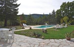 Πισίνα στο ή κοντά στο Lovely Home In La Bastide +6 φωτογραφίες