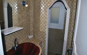 Bilik mandi di 1 Bedroom Gorgeous Home In Cuebris