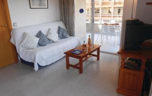 Χώρος καθιστικού στο Stunning Apartment In Blanes With 1 Bedrooms