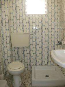 Ένα μπάνιο στο Philippos & Maria Apartments +63 φωτογραφίες