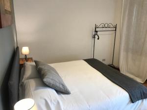 Posteľ alebo postele v izbe v ubytovaní Venice and Venice Apartments - private rooms in shared apartment
