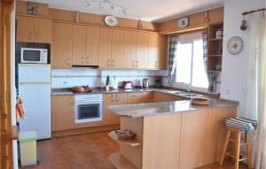 Kuchyňa alebo kuchynka v ubytovaní 2 Bedroom Awesome Apartment In Vinaros